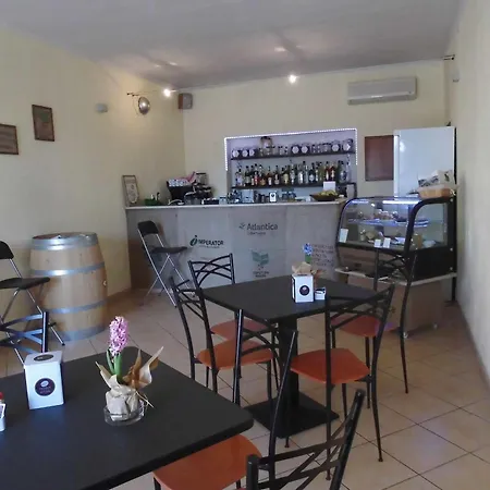 Benaco Mavras Hotell